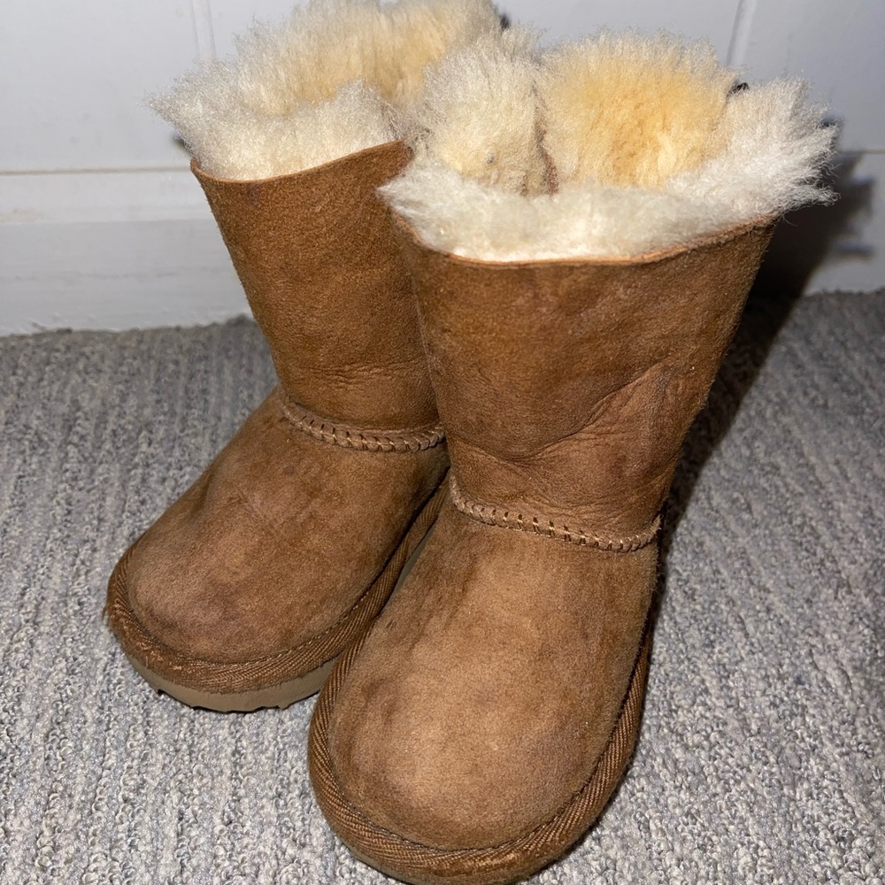 Chestnut toddler UGG boots